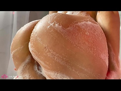 ❤️ Brunetka masturbira pičko z vibratorjem do intenzivnega orgazma pod tušem Porn video na porno sl.allo-sex.ru